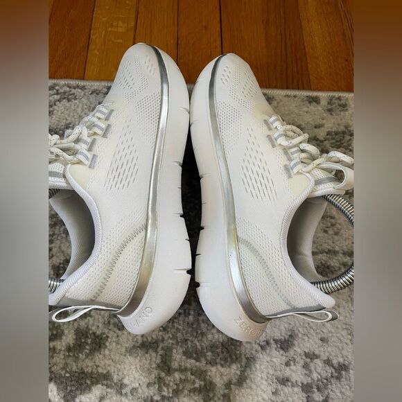 Cole Haan Women's White ZERØGRAND Journey Shoes Comfort Walking Size 6.5 - Picture 7 of 11